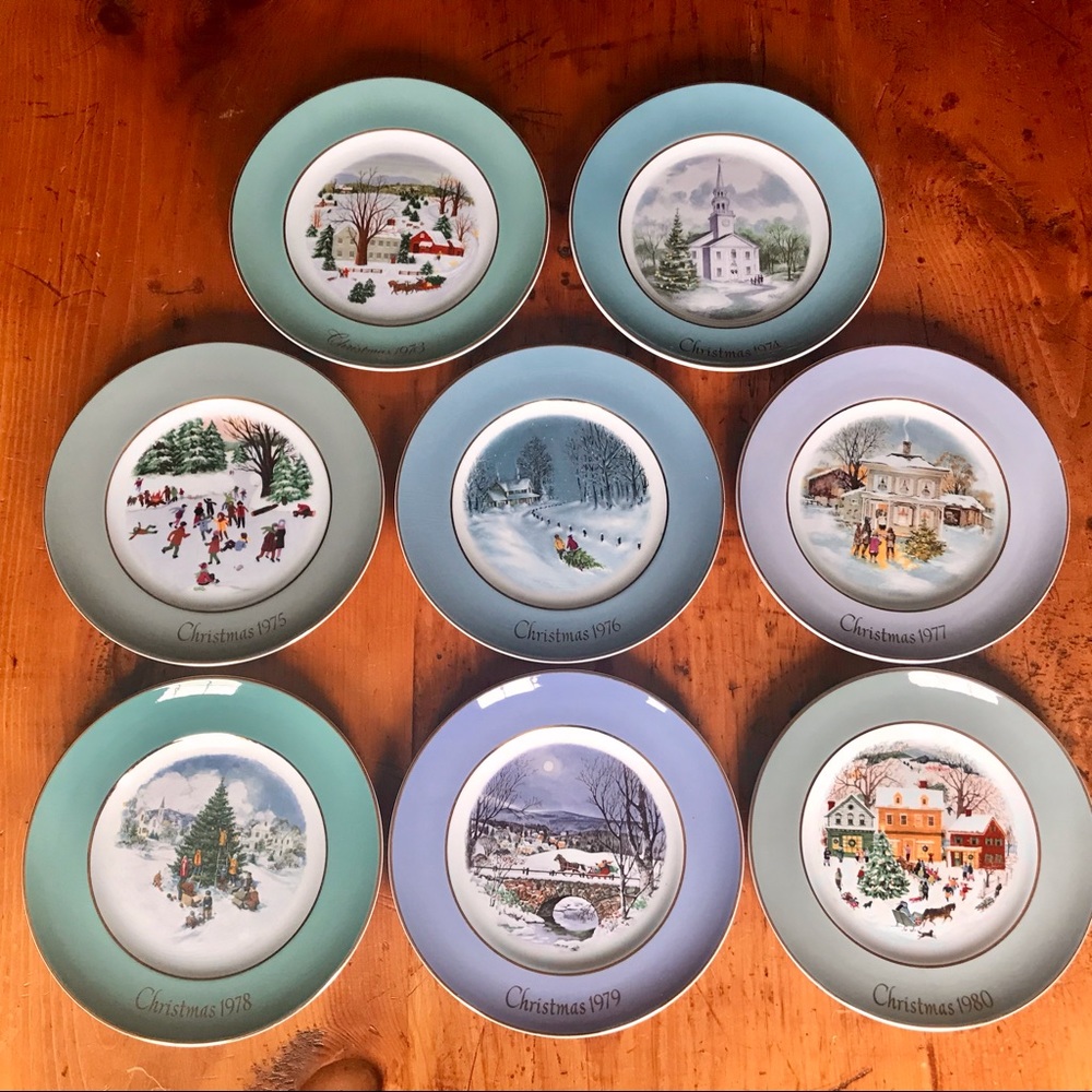 Avon Wedgwood Christmas Plate Set 1973-1980